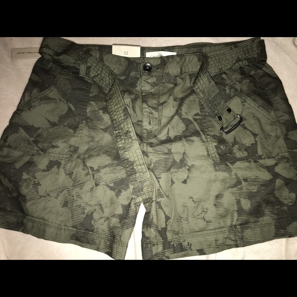 Army green shorts with flower print